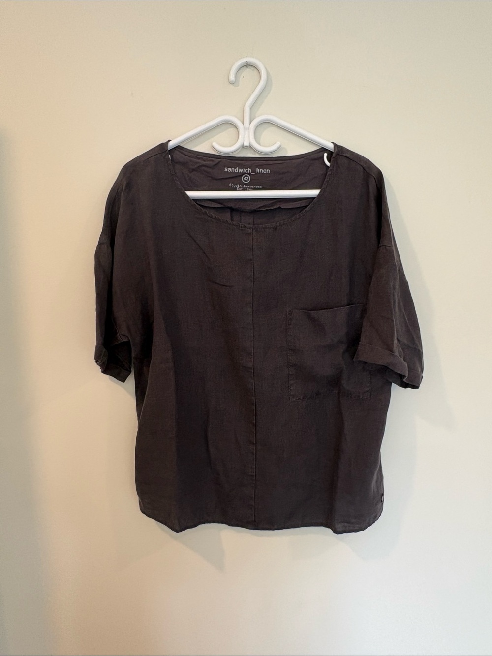 Sandwich 100% Linen Short-Sleeve Crew Neck Shirt in Charcoal